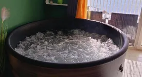 Apartment Sutalo with Hot Tub - Image 2