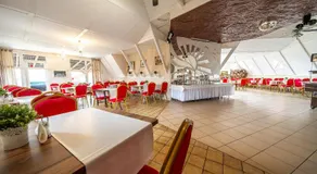 MAX Apartamenty - Pokoje - Domki - Restauracja - Basen - Image 3