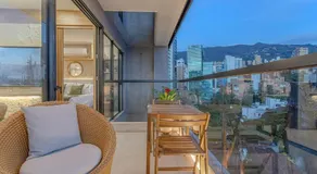 Luxury 2-Bedroom with Balcony & Panoramic City Views in El Poblado - Image 5