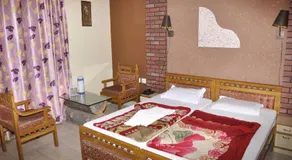 Hotel Pratiksha - Image 2