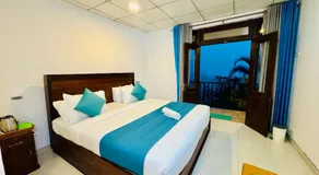 Silanway Holiday Inn - Image 3