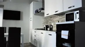 GF Holiday Suite 2 - Image 5