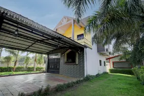 Hotel O Kings Farm - Image 4