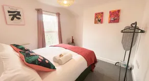 Two bedroom flat in City Road - Image 2