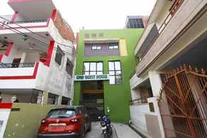 OYO Flagship 23686 UR Guest House - Image 5