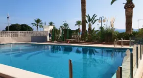 Apartamento ensueño 1a linea playa poniente 6 PAX parking wifi y AC - Image 3