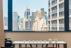 Sunny Abode-Bund view apartment 300m from Yu Garden Modern luxury 3-bedroom, 2-bathroom residence - Image 4