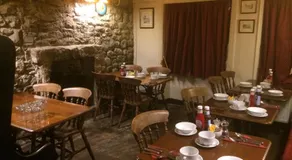 Fox and hounds starbotton - Image 5