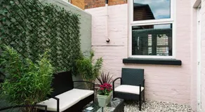 Designer 4-Bed Home in the Heart of Belfast - Image 4