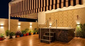 The Ivory Mansion Ultra Luxury 4BR Villa with Rooftop Jacuzzi & Party lounge - Image 4