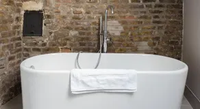 Giles Norman Gallery & Townhouse - Image 3