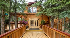 Denali Crow's Nest Cabins - Image 2