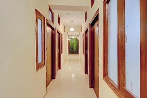 Hotel O Sky View - Image 4
