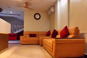 SHRIJI HOTEL - Image 3