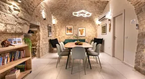 אחוזת ארגמן מבית "צפת נופש" רשת הצימרים בצפת העתיקה - Argaman Suites from "Saféd Nofesh" - Image 2