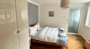 Adina s House 5 Bedrooms - Image 2