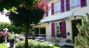 LOGIS - Hôtel Restaurant Les Tilleuls - Image 5