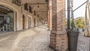 [Piazza Martiri]-In pieno centro sotto al Castello - Image 3