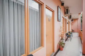 KoolKost Syariah near Plaza Ambarukmo (Minimum Stay 30 Nights) - Image 3
