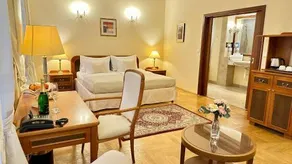 FLEUR DE LIS HOTEL - Image 2