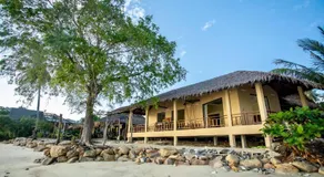 Absolute Beachfront Villas - Image 5
