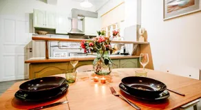 Melos House - Charming Apartment with Jacuzzi in the Heart of the City Perfect for Memorable Summer Experiences By Villa Mana Gers - Image 3
