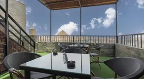 Pyramid sky viwe suite - Image 4