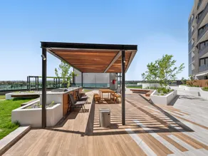 Stunning 1-Bed with City Views and Amenities - Image 4