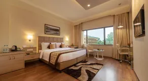 Hotel Clarks Shiraz - Image 2