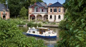 Houseboats at Niderviller Marina by Kuhnle-Tours - Image 5