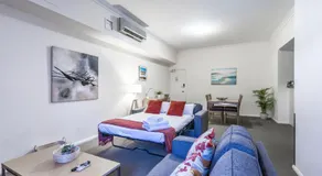 Vibrant Apartment in Northbridge - Image 2