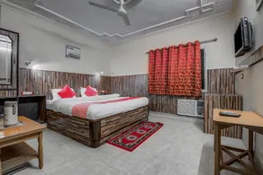 HOTEL Embassy - Image 2