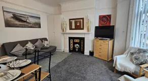 Lawnswood Apartments - Image 2