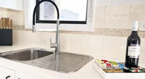 The Shoreline - Absolute Beachfront 2BR Batehaven - Image 4