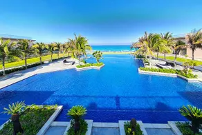 Luxury villa trong Whyndham garden Cam Ranh - Image 4