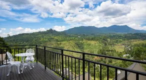 Waterfall Villa by Opulence - Image 4