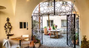 Old Royal Post Boutique Hotel & Premium Suites - Image 4