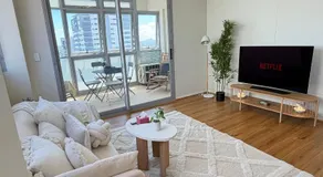 Burwood Luxe Urban Escape - Image 2