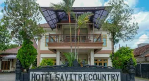 RedDoorz at Savitri Hotel - Image 2