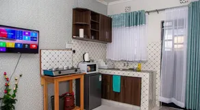 Sunday showers suites - Image 3