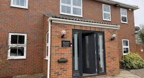 Willow House with Parking - Image 4