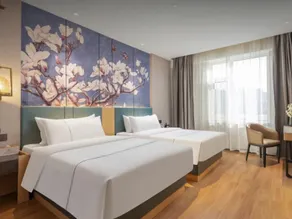 Magnolia Huating People's Square Hotel - Image 2