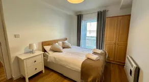 Bridge View Apartment - Image 2