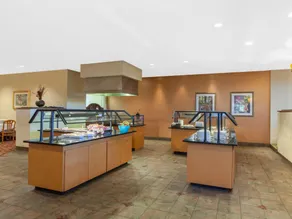 The Garden Plaza Hotel - Image 3