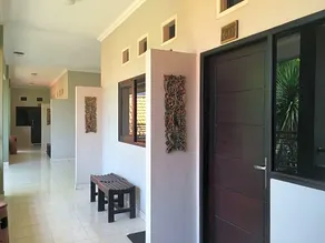 Crown Hotel Lombok - Image 5
