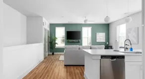 Central Escape Gym, Coffee Bar, Perfect Location - Image 4