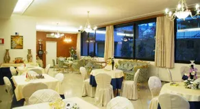 Hotel Flowers - Image 5