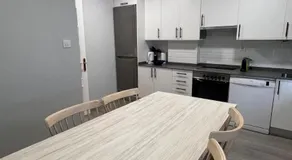 Céntrico Apartamento con parking - Image 2