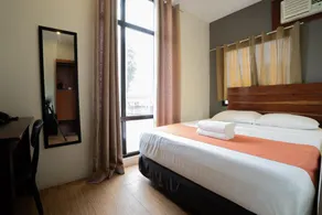 Aliria Bed and Breakfast - Image 2