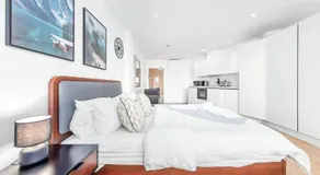 Stylish Studio in Piccadilly Central London VR2 - Image 2